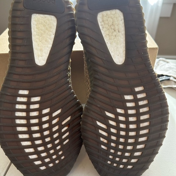 Adidas Yeezy 350 V2 Sand Taupe sz 11 FZ5240 main image 4